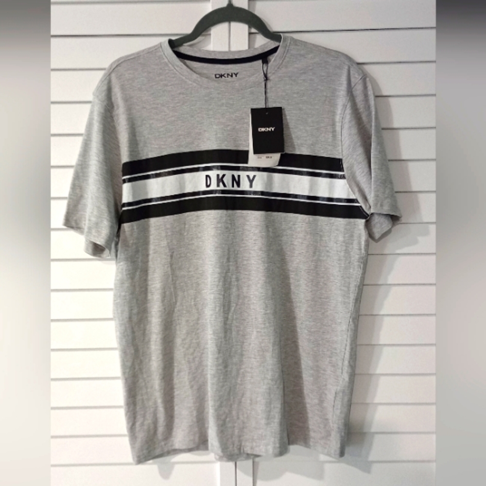 DKNY Men's T-shirt